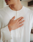 Eidrees Thawb in Porcelain