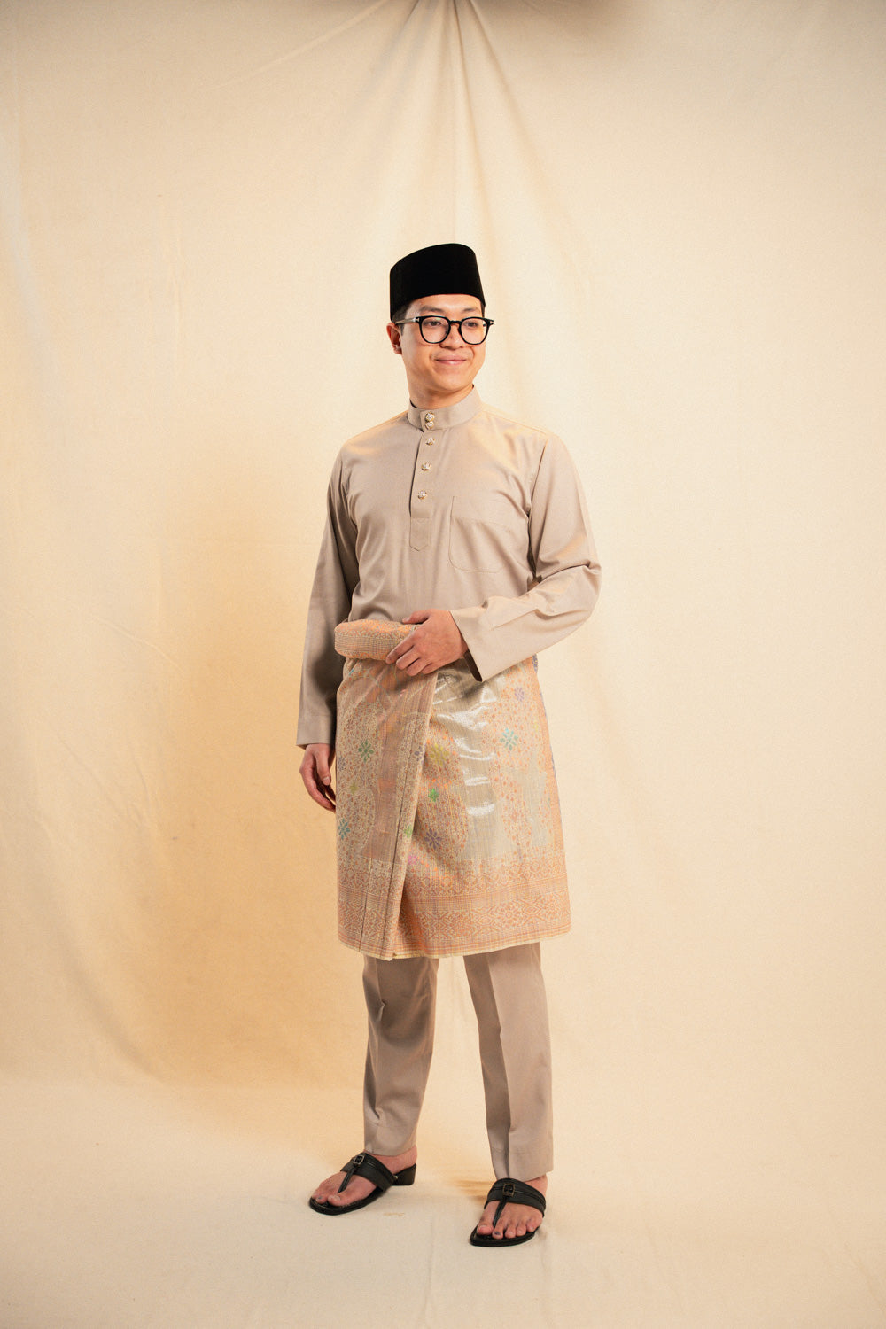 Baju Melayu Cekak Musang Modern
