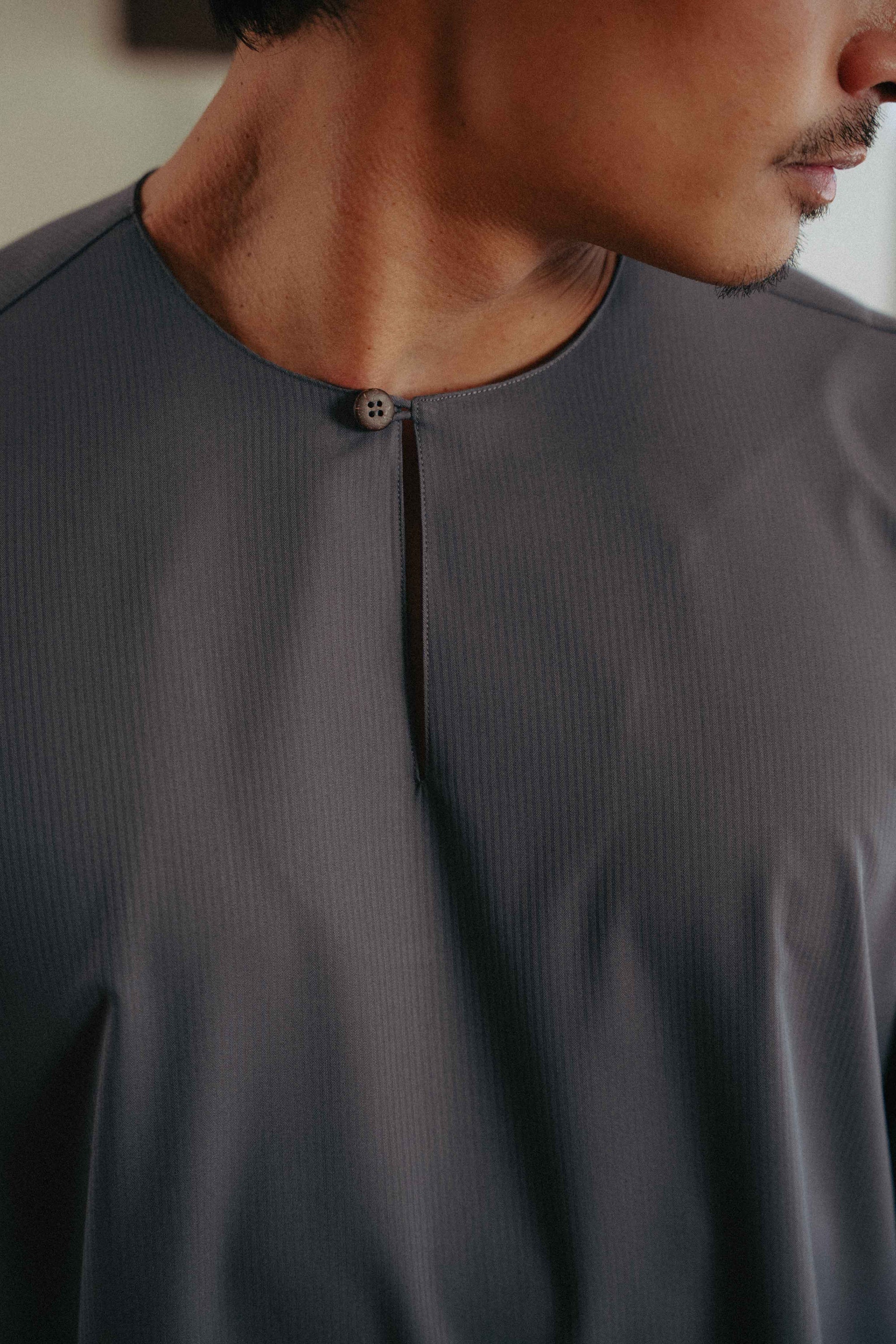 Zavian Top in Stone