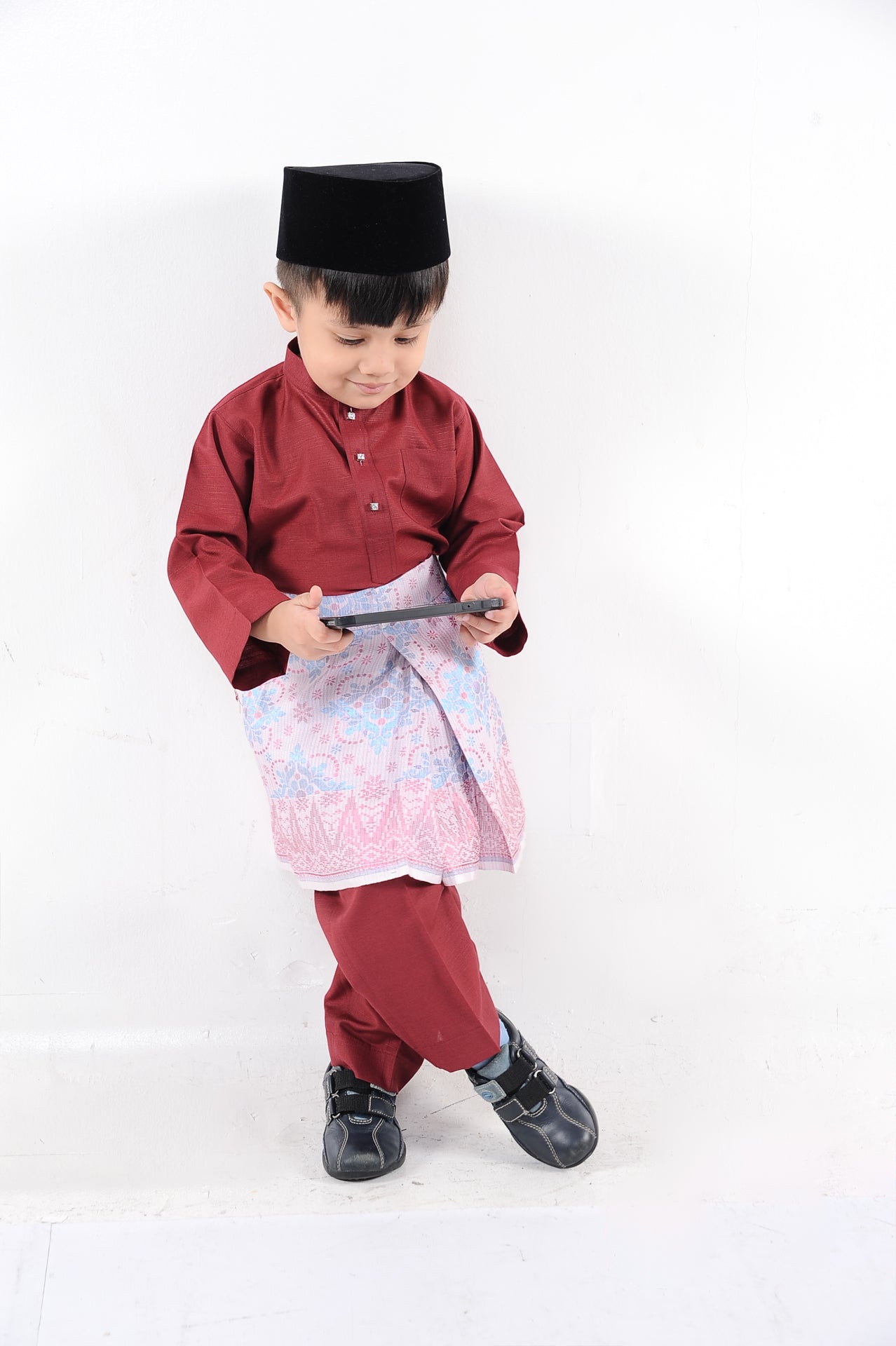 Baju Melayu Tenun Pahang Kid Maroon