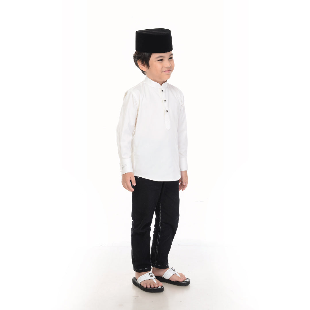 PRE-ORDER Baju Melayu BMO x Rosyam Nor (Kanak²) Offwhite